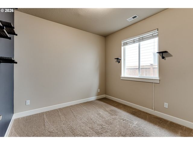 4452 WENDOVER St, Eugene, OR 97404