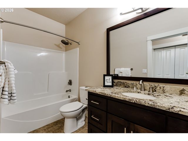 4452 WENDOVER St, Eugene, OR 97404