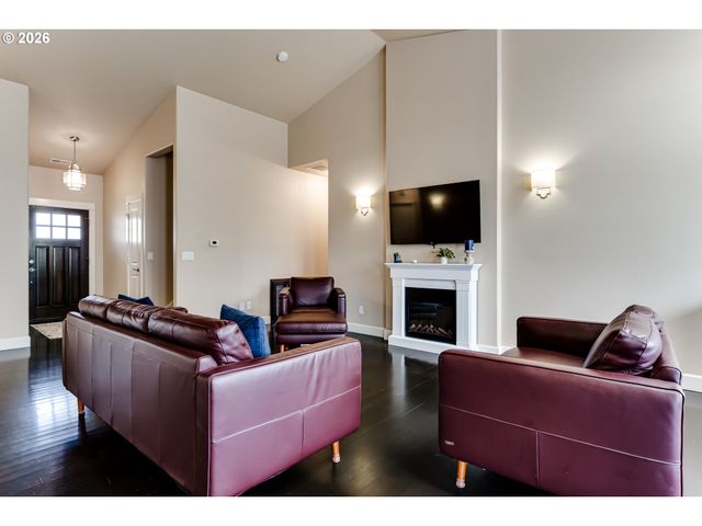4452 WENDOVER St, Eugene, OR 97404