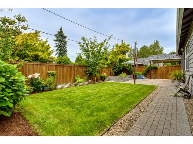 4452 WENDOVER St, Eugene, OR 97404