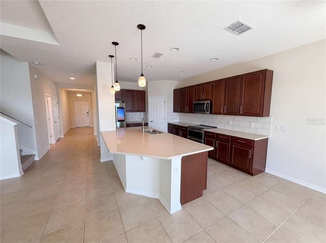 1811 HENLEY STREET, Magnolia Square, FL 34771
