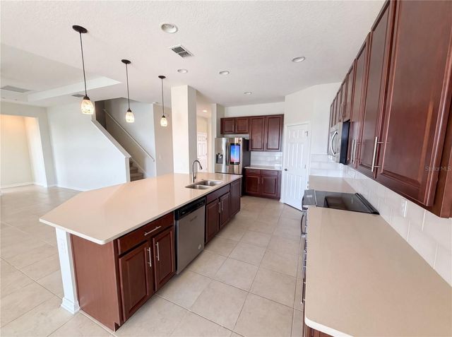 1811 HENLEY STREET, Magnolia Square, FL 34771