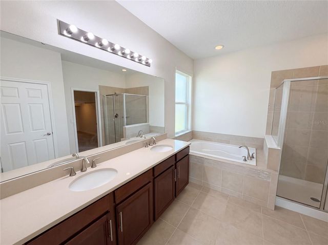 1811 HENLEY STREET, Magnolia Square, FL 34771