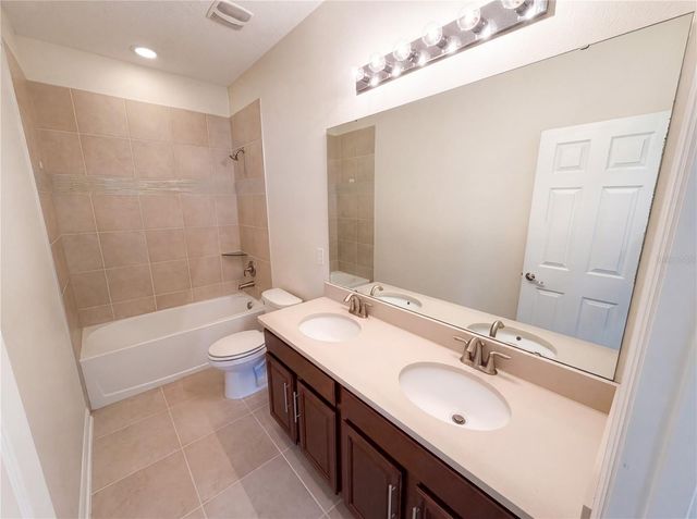 1811 HENLEY STREET, Magnolia Square, FL 34771