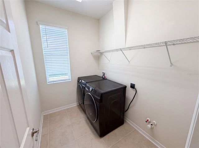 1811 HENLEY STREET, Magnolia Square, FL 34771