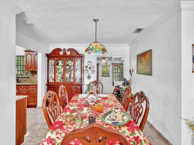 2347 SW 18th St, Miami, FL 33145