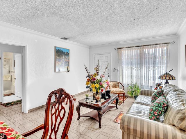 2347 SW 18th St, Miami, FL 33145