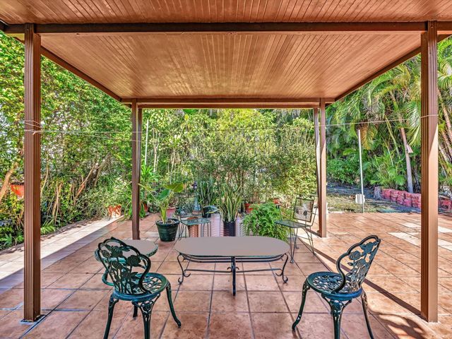 2347 SW 18th St, Miami, FL 33145