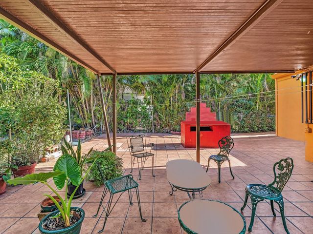 2347 SW 18th St, Miami, FL 33145