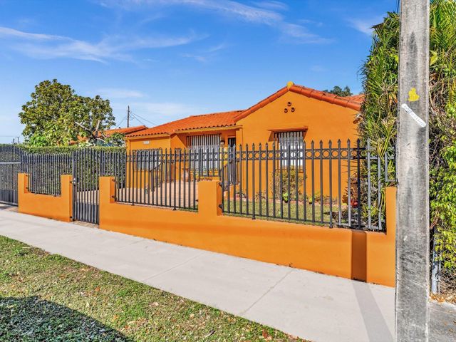 2347 SW 18th St, Miami, FL 33145