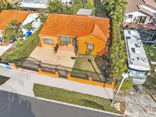 2347 SW 18th St, Miami, FL 33145