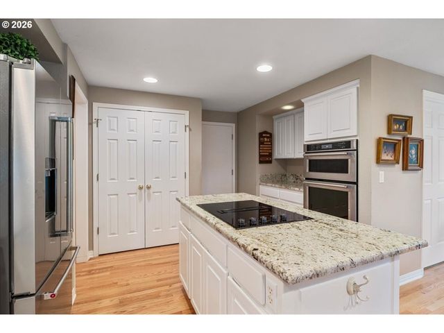 755 CASTLE PINES Dr, Keizer, OR 97303