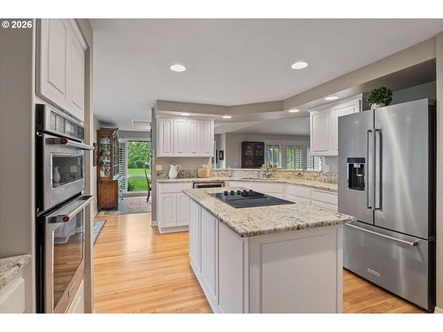 755 CASTLE PINES Dr, Keizer, OR 97303