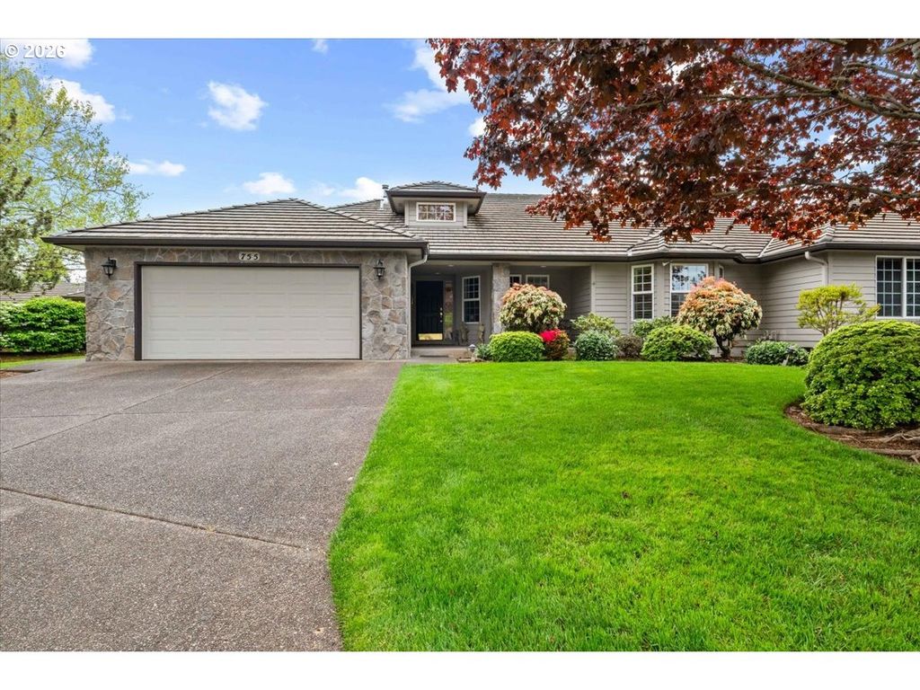 755 CASTLE PINES Dr, Keizer, OR 97303