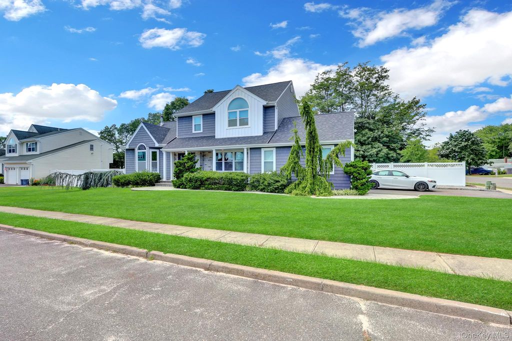 106 Paul Drive, Holbrook, NY 11741 — photo 2