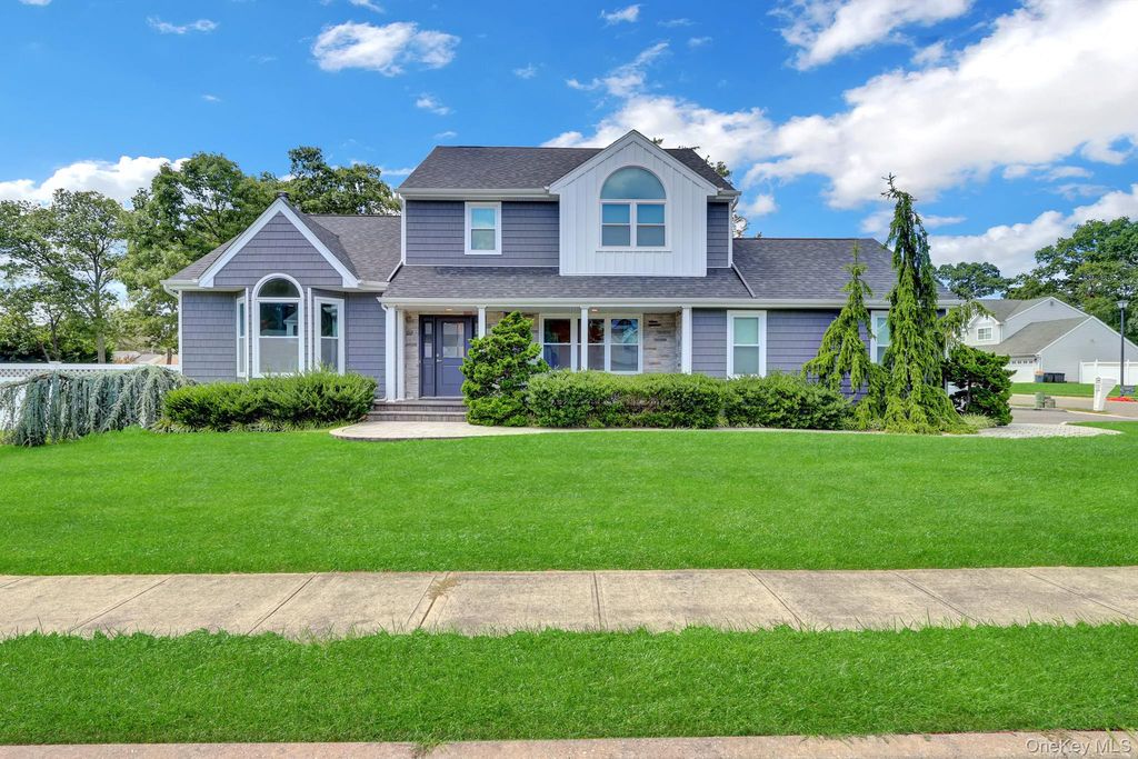 106 Paul Drive, Holbrook, NY 11741 — photo 3