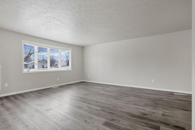 60 Jonquil Drive SW, Etna, OH 43062