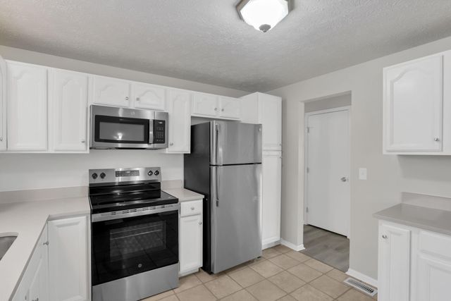 60 Jonquil Drive SW, Etna, OH 43062