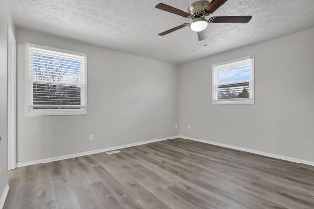 60 Jonquil Drive SW, Etna, OH 43062