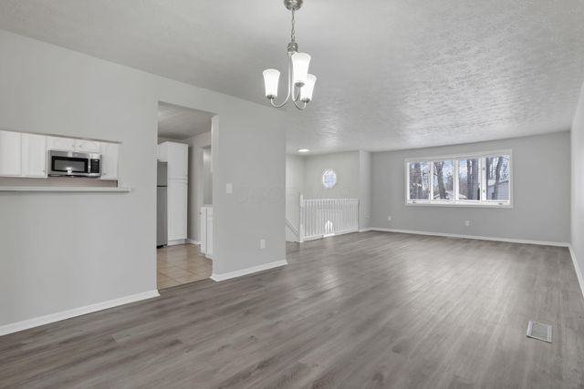 60 Jonquil Drive SW, Etna, OH 43062