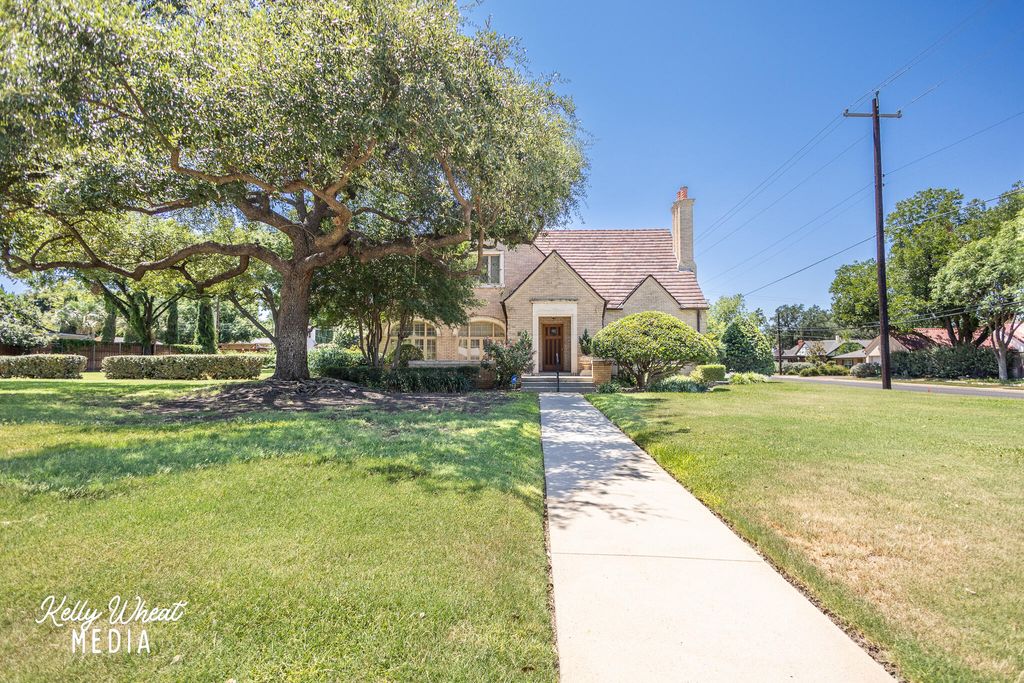 Image 1 of property listing at 1401 S Madison Street, San Angelo, TX 76901
