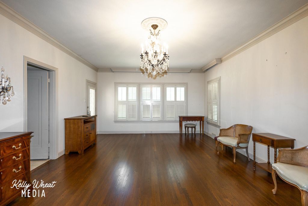 Image 11 of property listing at 1401 S Madison Street, San Angelo, TX 76901