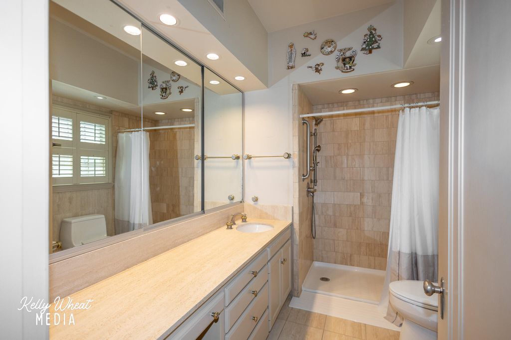 Image 13 of property listing at 1401 S Madison Street, San Angelo, TX 76901