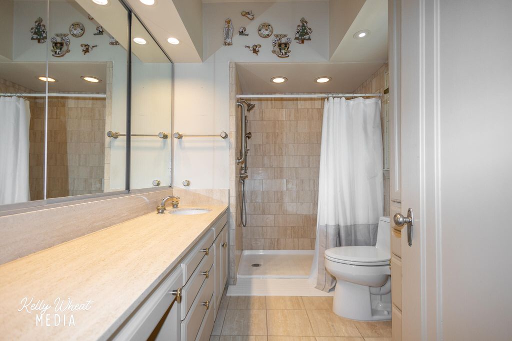 Image 14 of property listing at 1401 S Madison Street, San Angelo, TX 76901