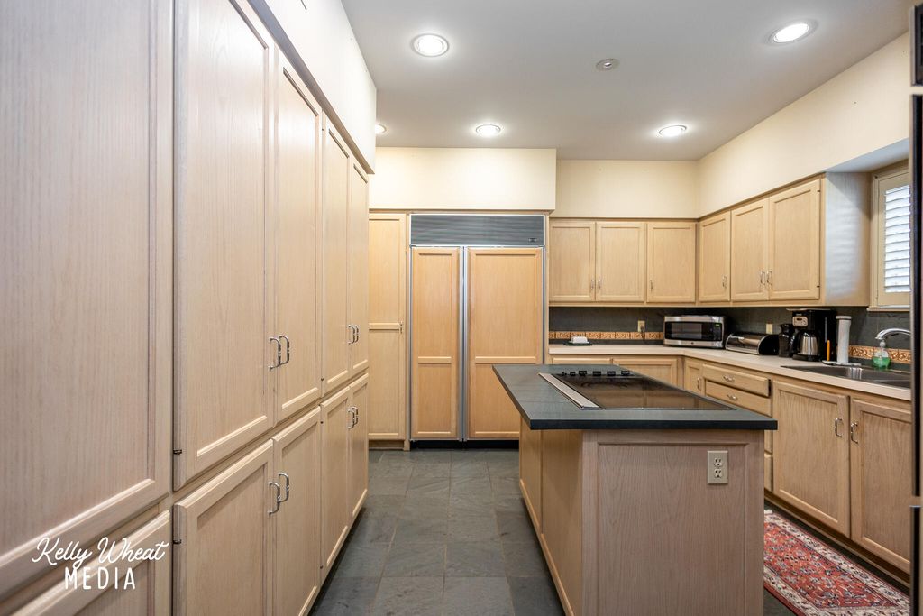Image 17 of property listing at 1401 S Madison Street, San Angelo, TX 76901