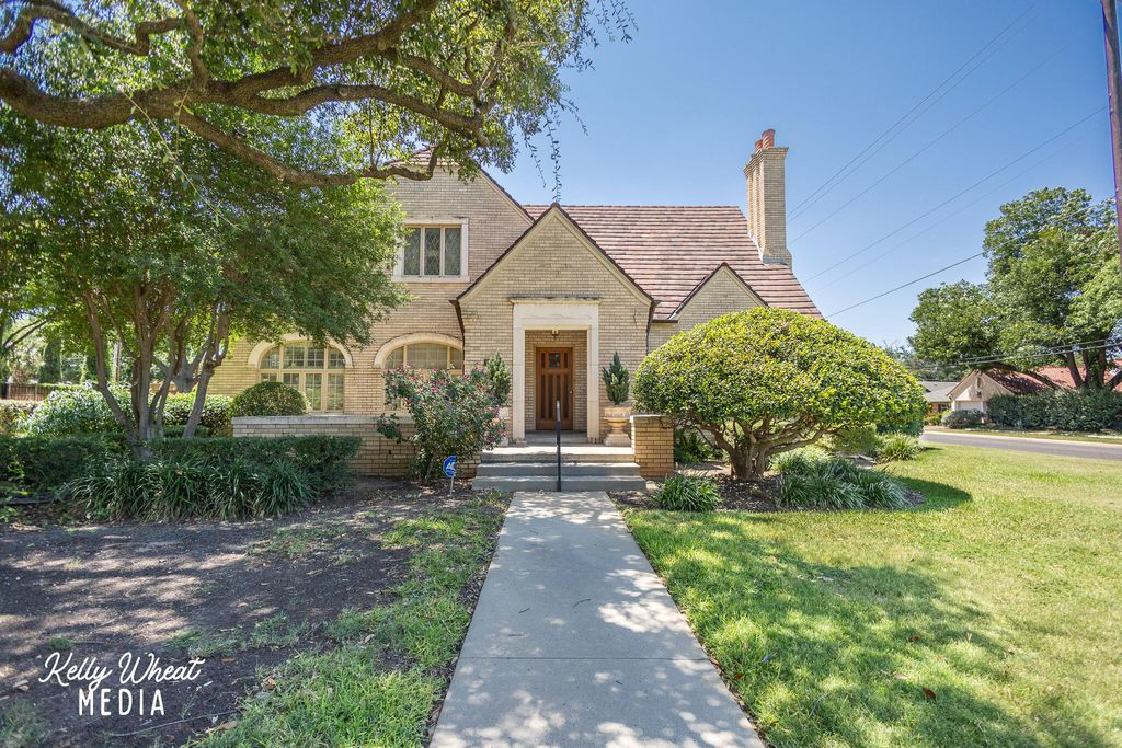 Image 3 of property listing at 1401 S Madison Street, San Angelo, TX 76901