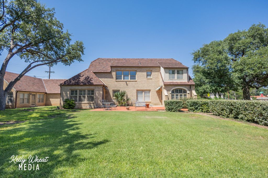Image 32 of property listing at 1401 S Madison Street, San Angelo, TX 76901