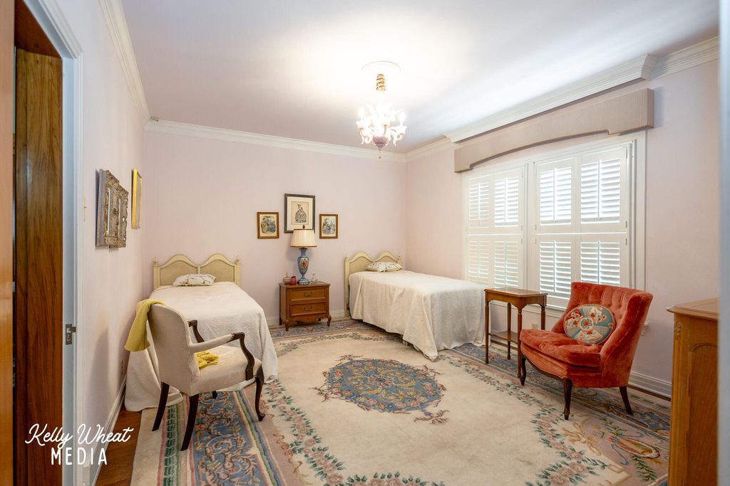 Image 9 of property listing at 1401 S Madison Street, San Angelo, TX 76901