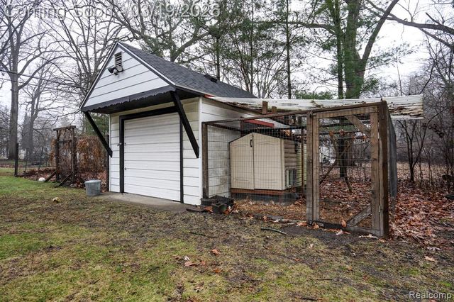 14576 Bainbridge Street, Livonia, MI 48154