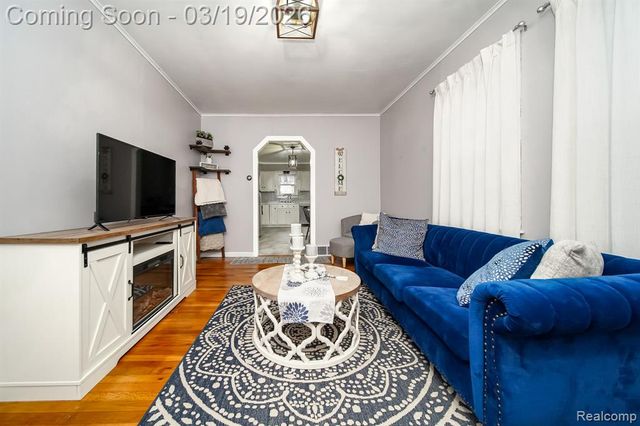 14576 Bainbridge Street, Livonia, MI 48154