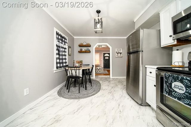 14576 Bainbridge Street, Livonia, MI 48154