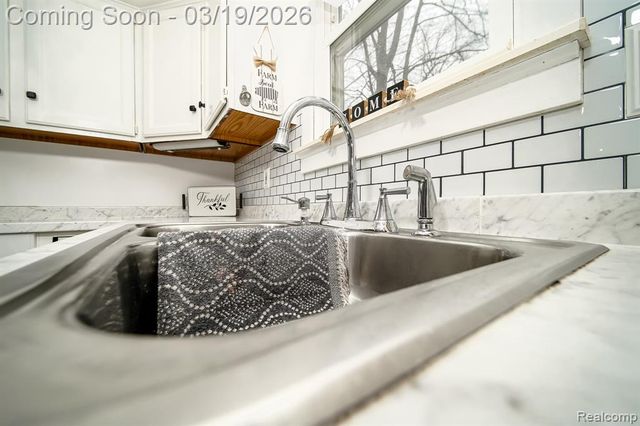 14576 Bainbridge Street, Livonia, MI 48154