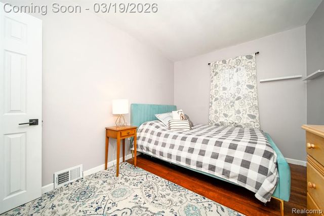 14576 Bainbridge Street, Livonia, MI 48154