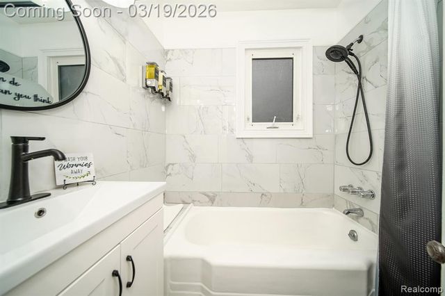 14576 Bainbridge Street, Livonia, MI 48154