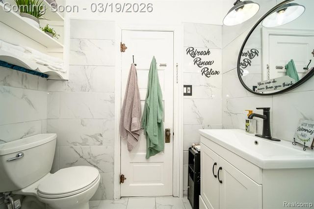 14576 Bainbridge Street, Livonia, MI 48154