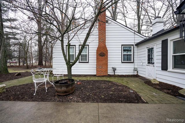 14576 Bainbridge Street, Livonia, MI 48154