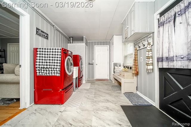 14576 Bainbridge Street, Livonia, MI 48154