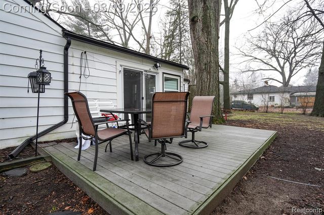 14576 Bainbridge Street, Livonia, MI 48154