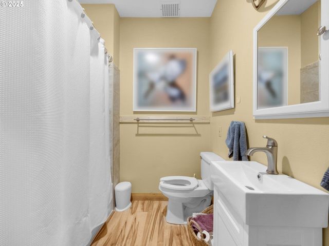 107 SUNSET Blvd, Cannon Beach, OR 97110