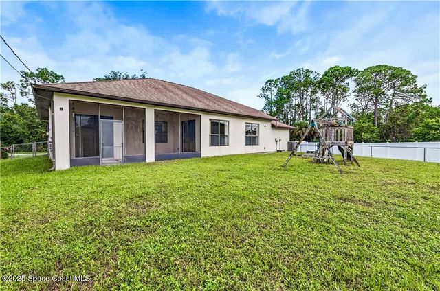 2792 Palisades Drive SE, Palm Bay, FL 32909