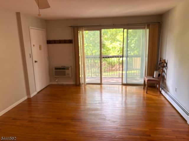 28 Deanna Dr Apt 57 57, Hillsborough Twp., NJ 08844