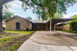 3823 Heatherbrook Drive, Houston, TX 77045