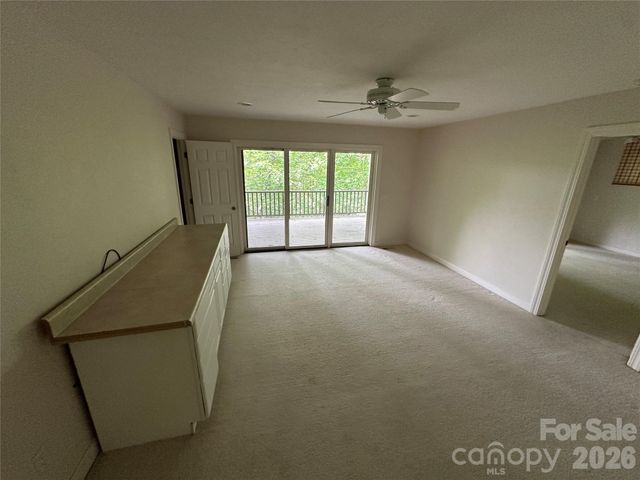 880 W Rochester Drive, Cashiers, NC 28717