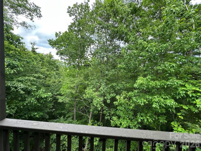 880 W Rochester Drive, Cashiers, NC 28717