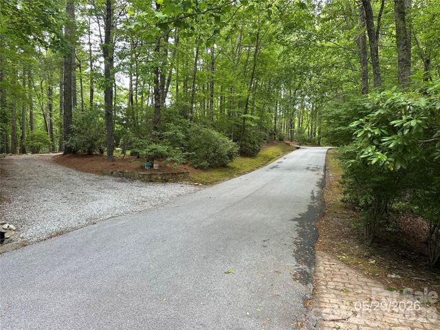 880 W Rochester Drive, Cashiers, NC 28717