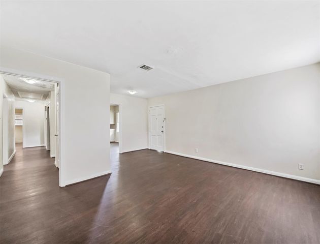 1413 3rd Avenue, Texas City, TX 77590